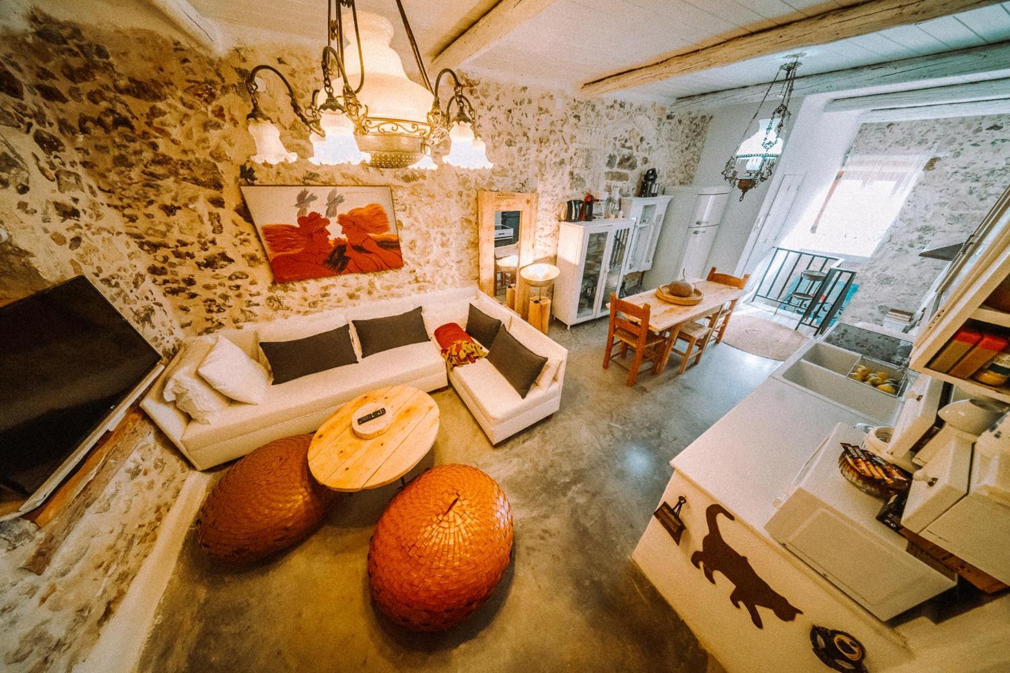 Antonia'S Stonebuilt Mansion With A Private Pool Villa Arméni Kültér fotó