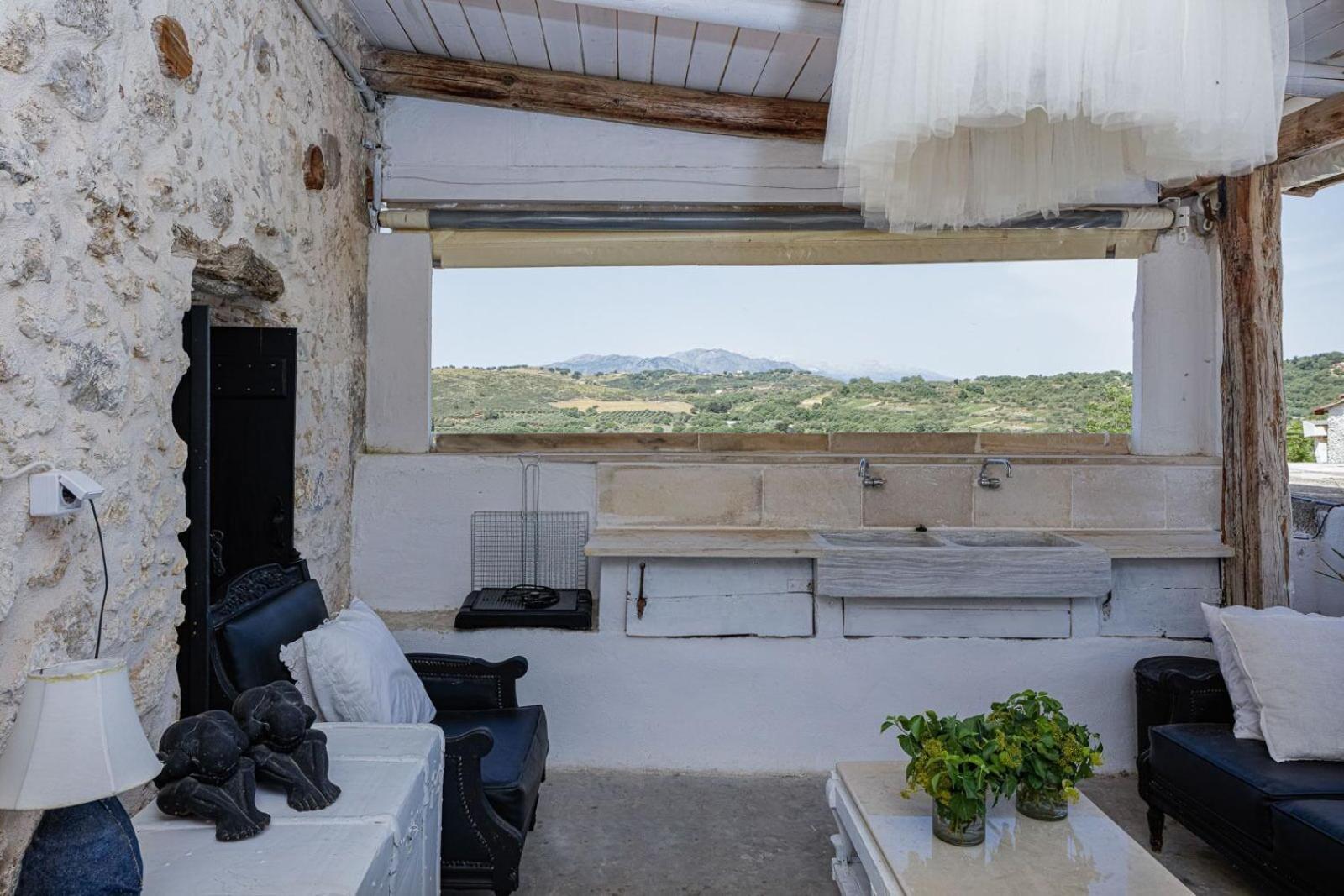 Antonia'S Stonebuilt Mansion With A Private Pool Villa Arméni Kültér fotó